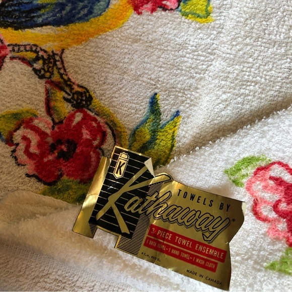 60's Blue Jay Bathroom Towel Set - NOW - Kathaway Canada - Hostess Gift - Towels - Picture 5 of 10